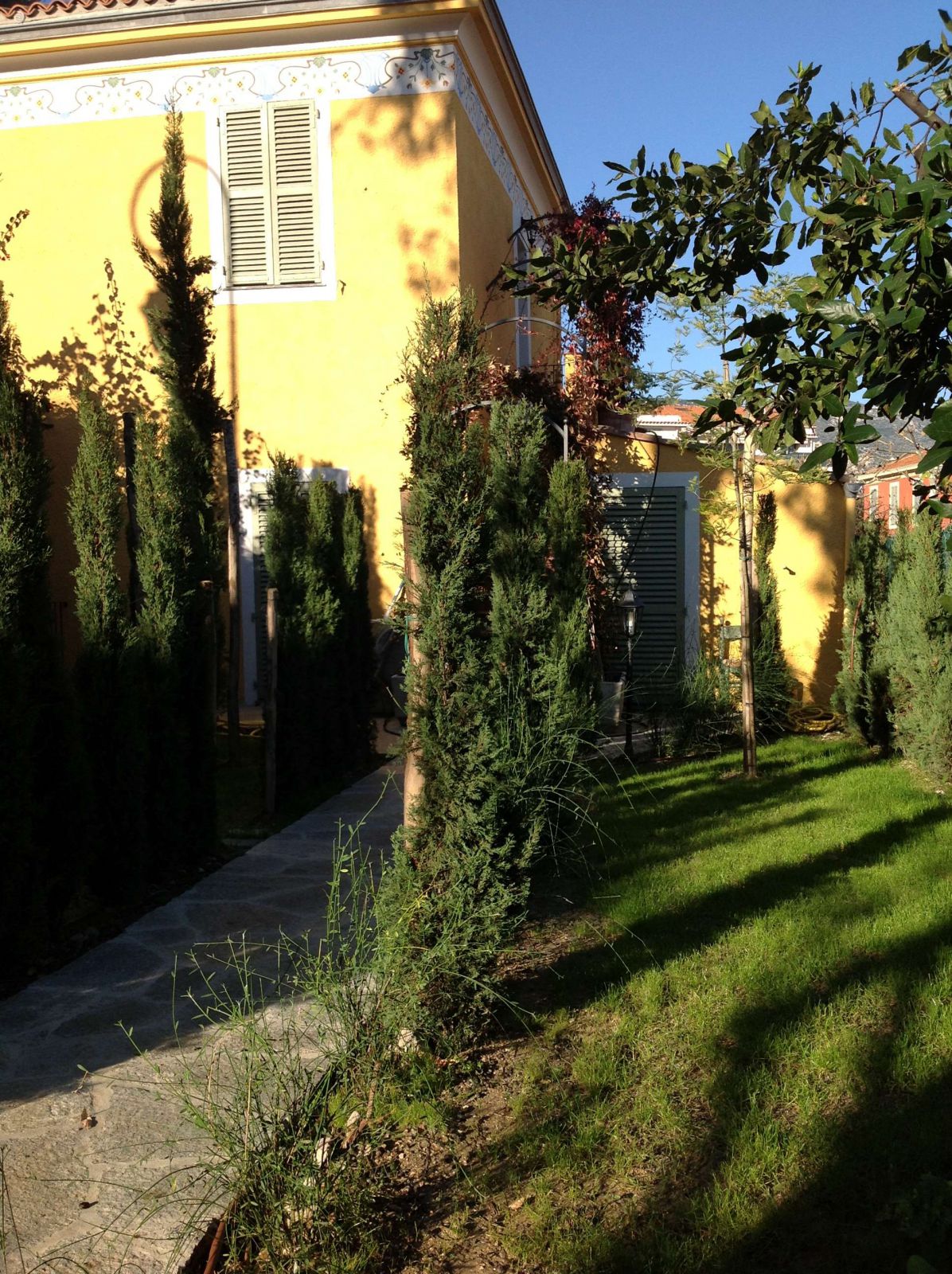 L'Eglantine: casa indipendente con giardino nel cuore del paese