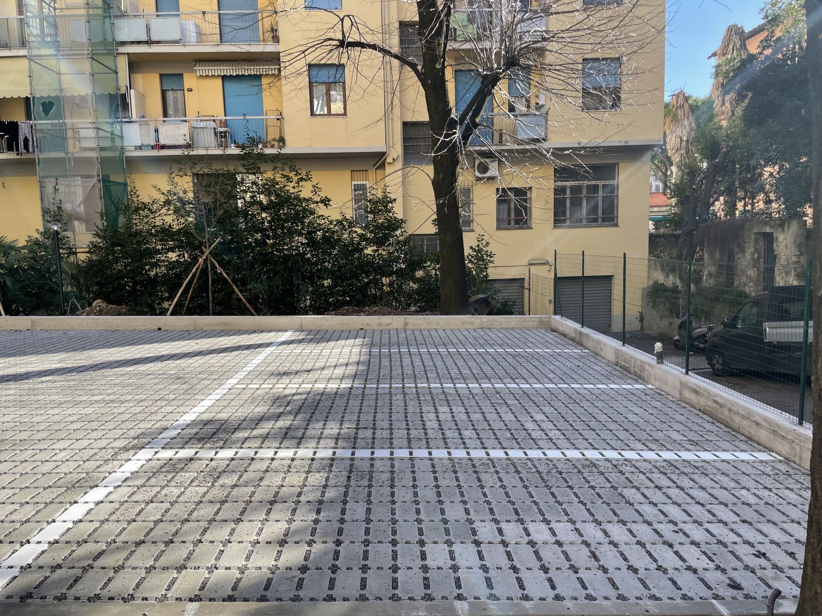 Posti auto scoperti in affitto in Via Pacini 30 Firenze